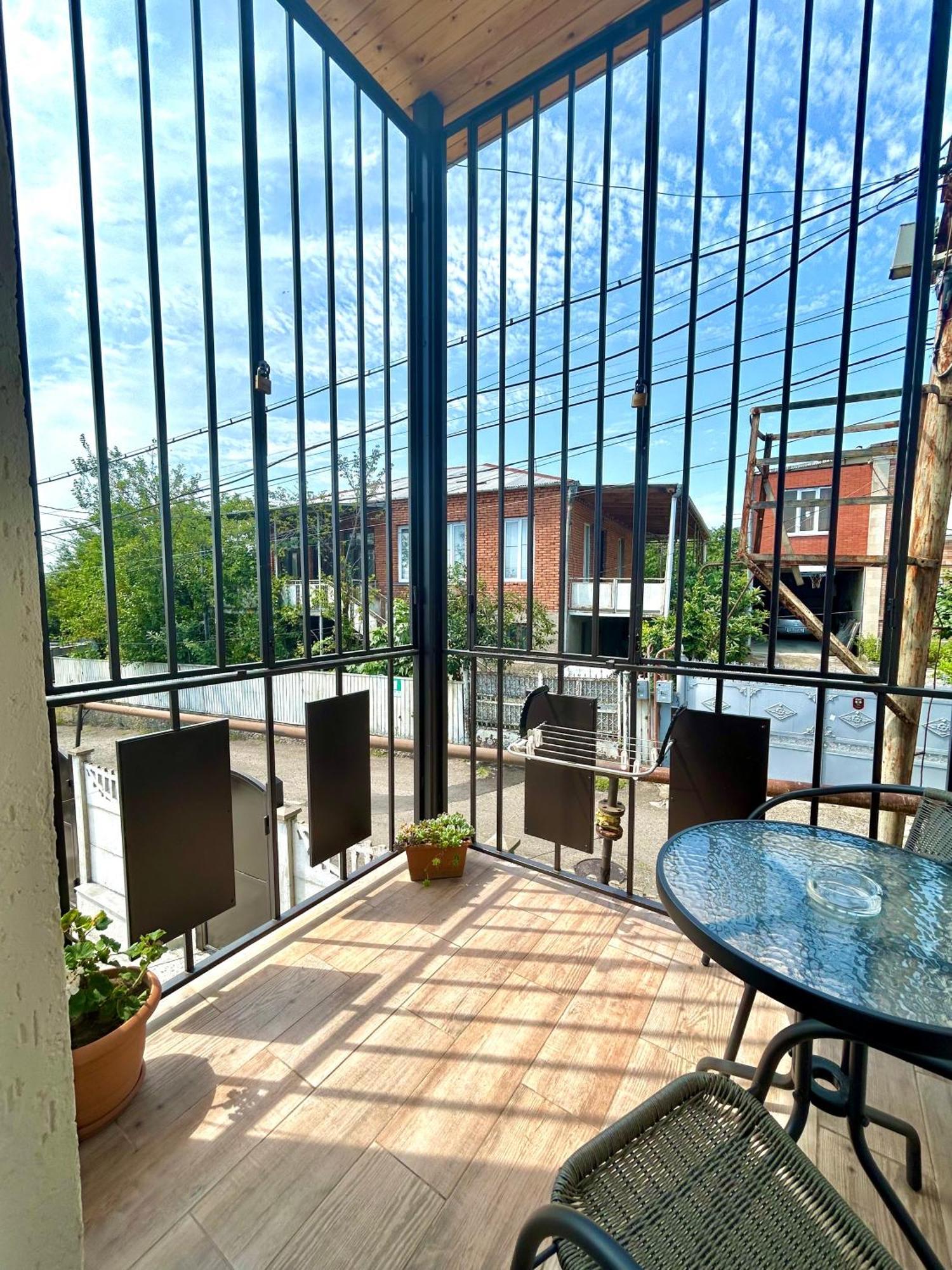 Gold Guest House Kutaisi Exterior photo
